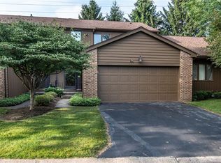75 Great Wood Cir, Fairport, NY 14450