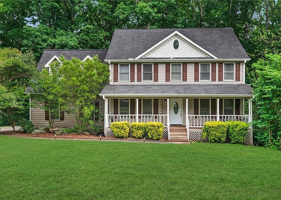 1st image of 165 Hayes Cir
