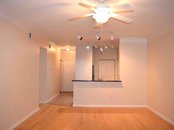 6. GK 6305_living_dining_b