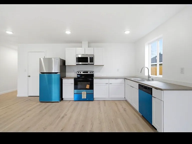 1019 S 6th Ave #120 — Photo 4