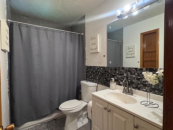 5th image of 5548 N 61st St