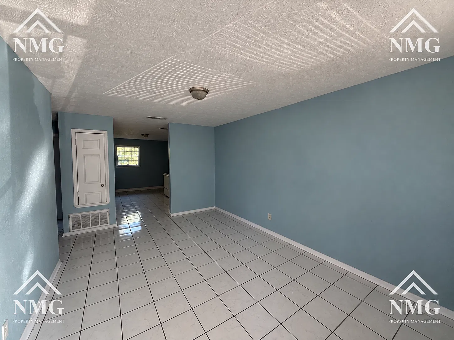 3380 Shady Oaks St — Photo 3