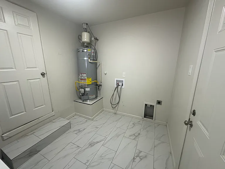 1220 Garcia St NE #1 — Photo 12