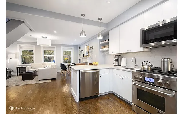 Sold by Douglas Elliman | media 19