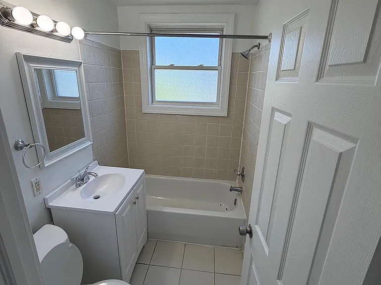 2835 Gainesville St SE #304 — Photo 8