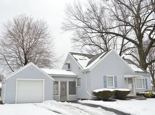 503 Locust Ln, East Rochester, NY 14445