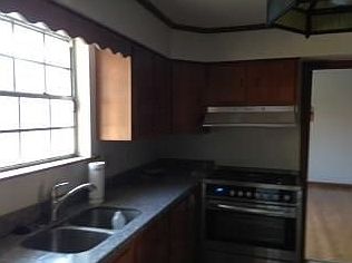 4th image of 2262 Lark St