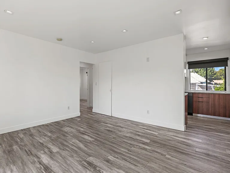 2814 Sichel Street Apartments — Photo 33