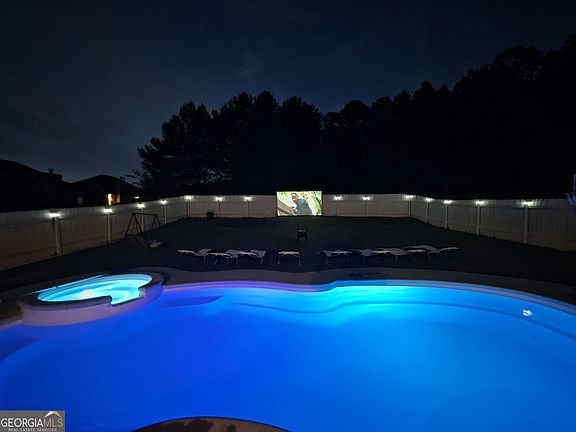 2nd image of 110 Newry Dr