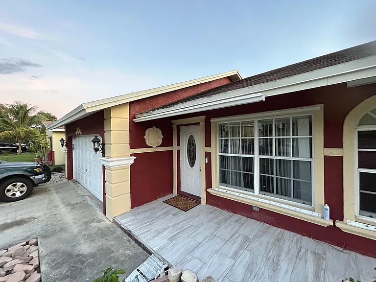 7526 SW 7th Ct — Photo 3