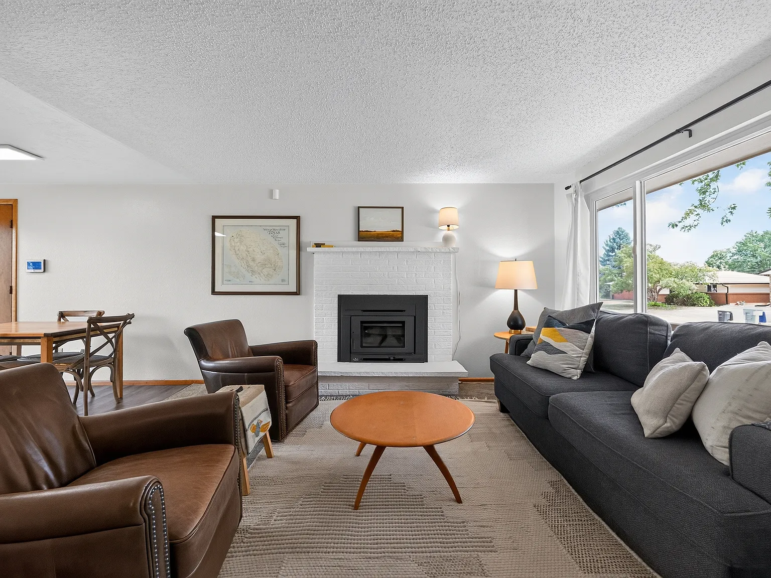 3 bed, 1050 sqft, $2,600 — Photo 4