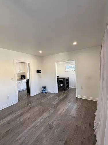 1363 W 38th St Photo 1