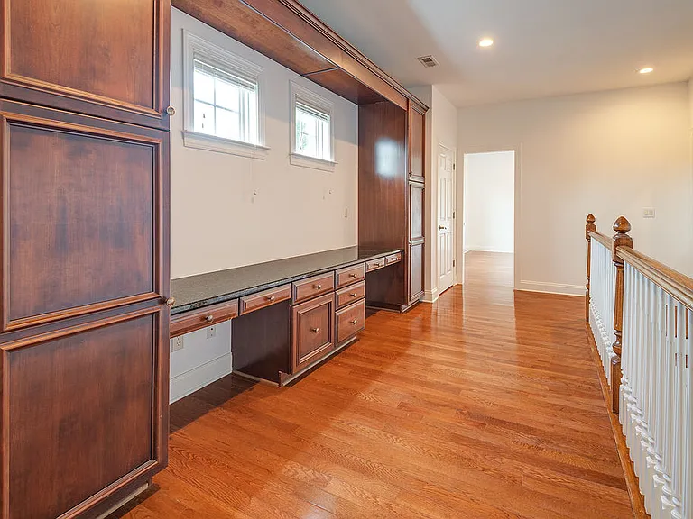 19 Dearborn St — Photo 10