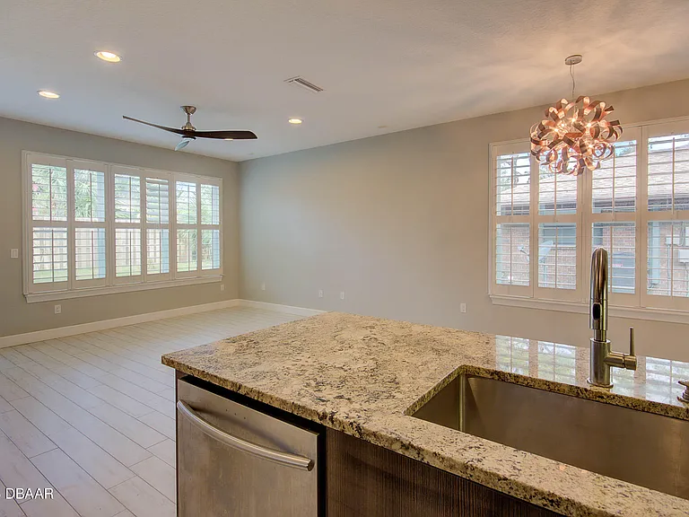 1320 N Beach St — Photo 13