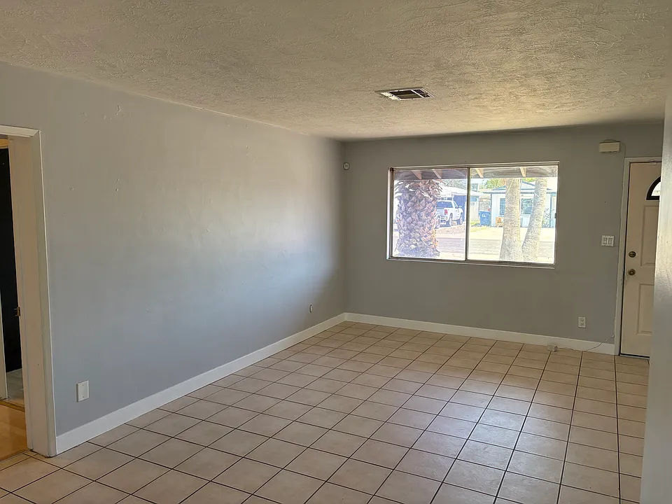 1208 W Romo Jones St