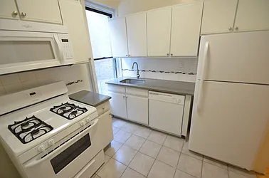 Rented by CITY SKYLINE REALTY INC