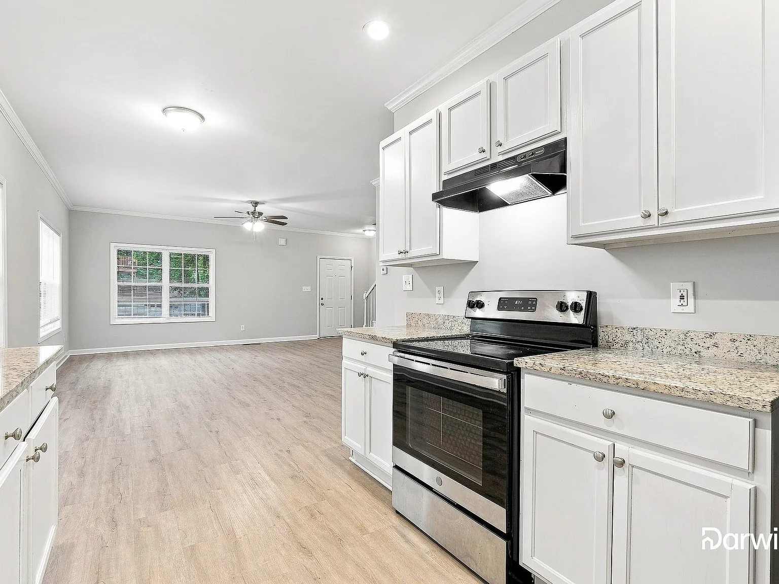 4 bed, 3.0 bath, 1898 sqft, $2,015 — Photo 4