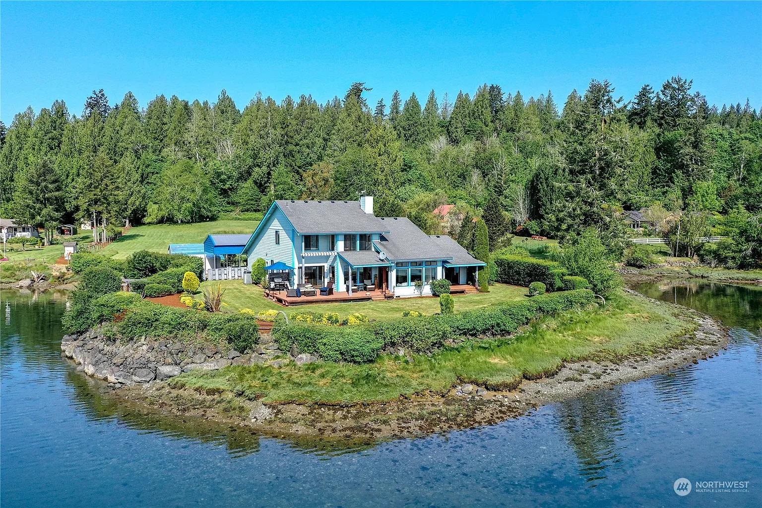 136 E Strong Road photo 1