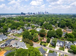 557 Melbourne Ct, Charlotte, NC 28209