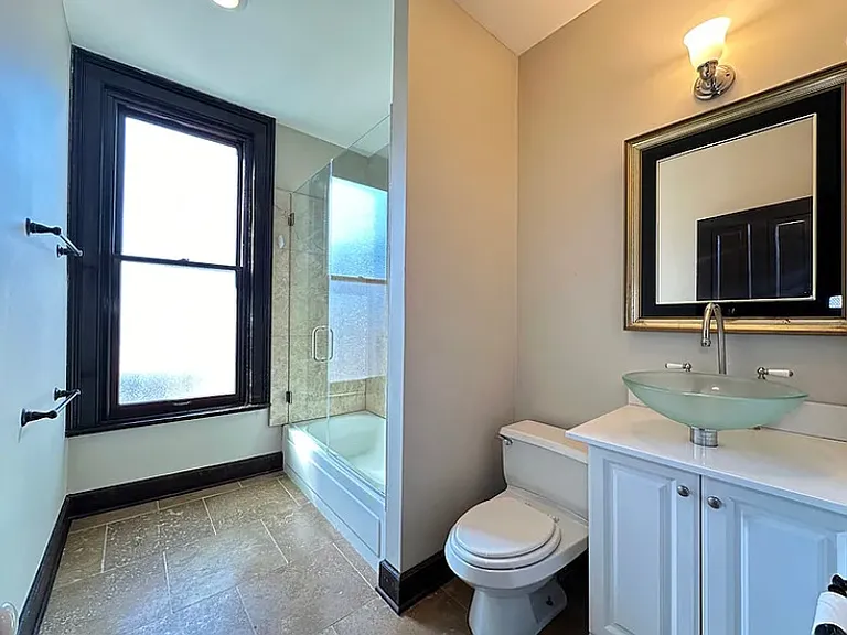 238 S Ashland Ave — Photo 12
