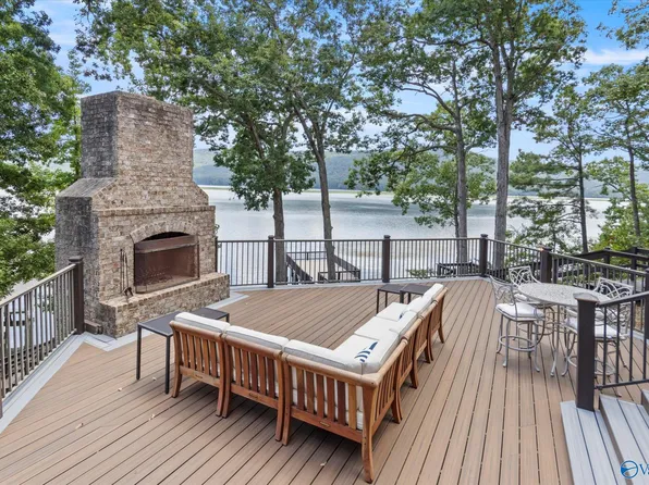 2131 Lookout Mountain Dr, Scottsboro, AL 35769
