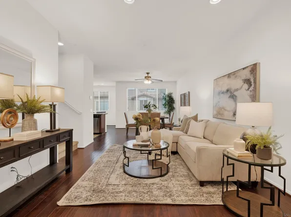 10127 Little Leaf Ln E, Santee, CA 92071