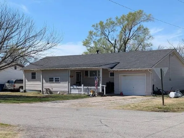 215 N Hilltop St, Udall, KS 67146