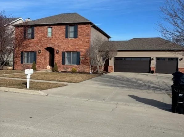 2710 Vrooman Ct, Bloomington, IL 61704