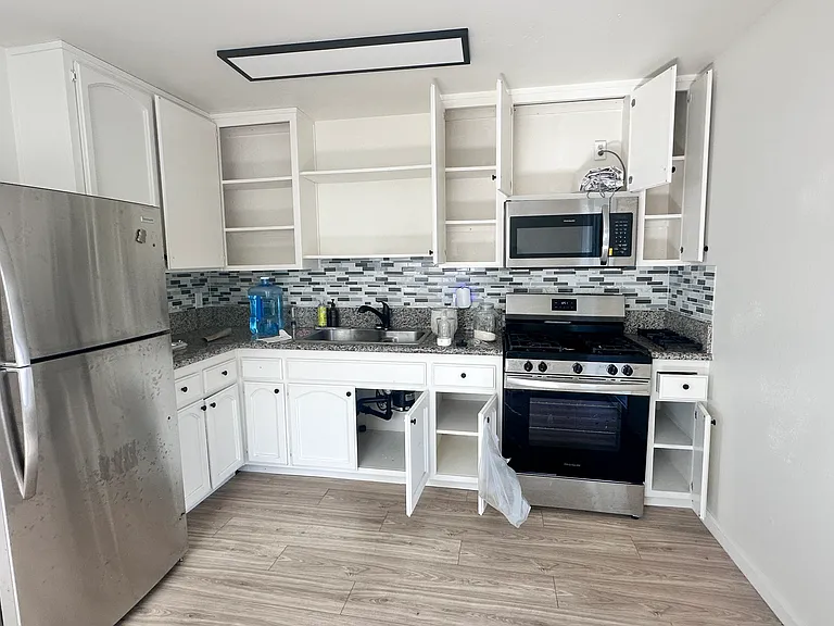 579 Casselman St #3 — Photo 10