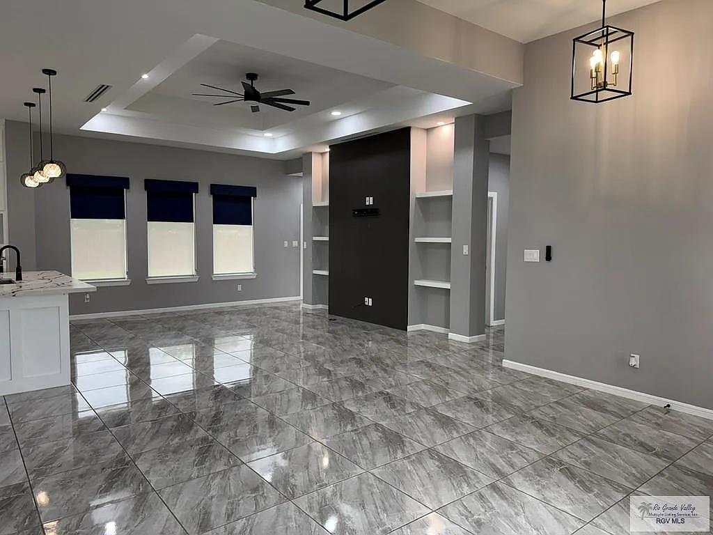 3 bed, 2.5 bath, 1884 sqft, $2,500 — Photo 4