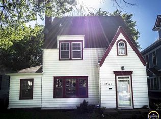 1261 SW College Ave, Topeka, KS 66604