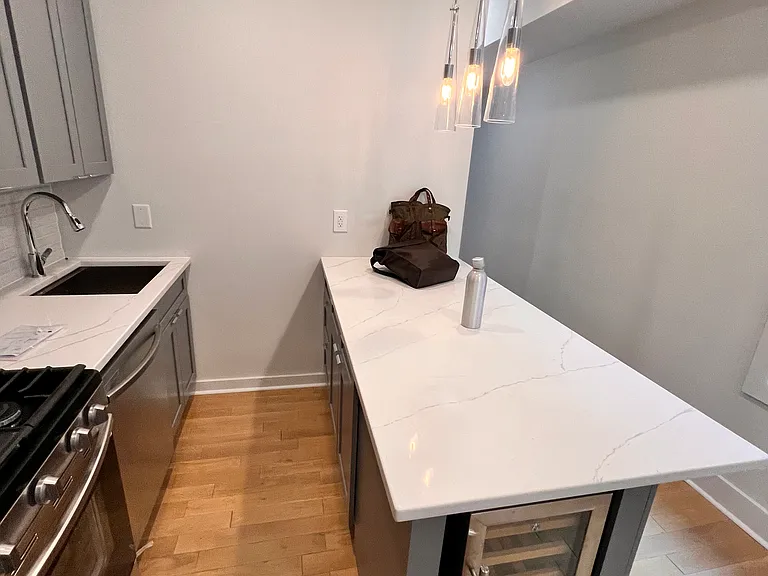 684 Summit Ave #4 — Photo 5