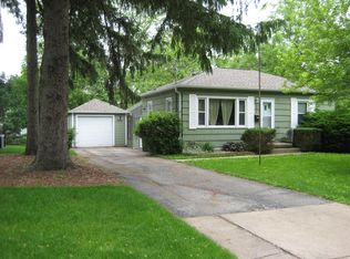 3930 52nd St, Des Moines, IA 50310