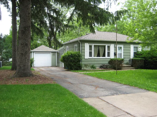 3930 52nd St, Des Moines, IA 50310