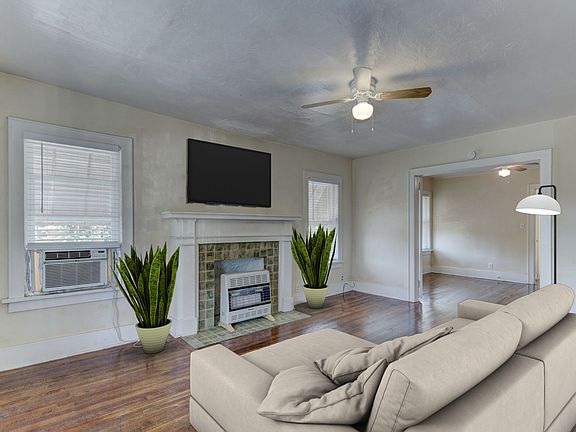 3rd image of 1419 1/2 NW 17th St
