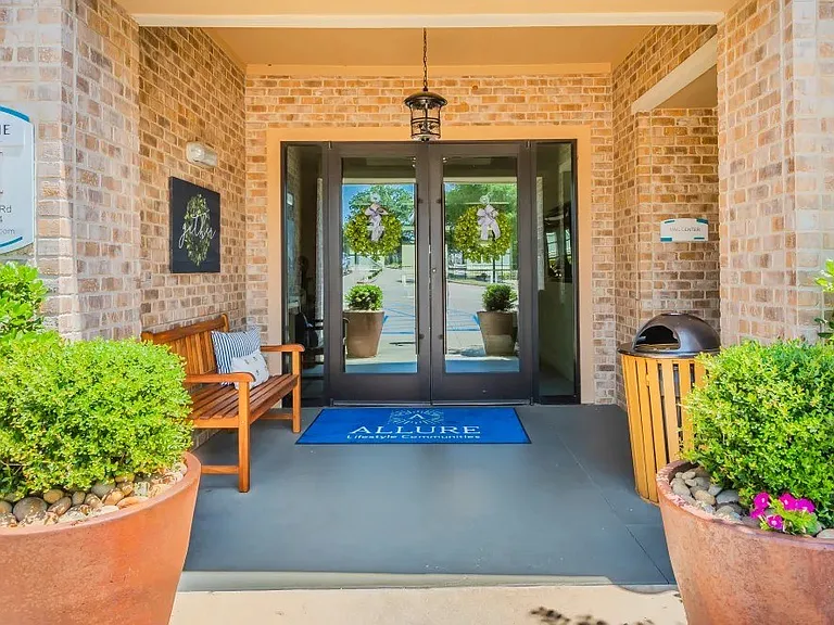 Sunstone Village — Photo 18