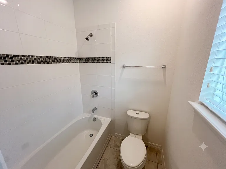 9313 Tyrella Pine Trl — Photo 16