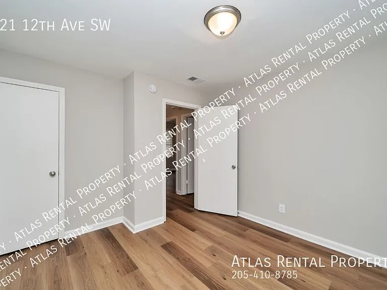 221 12th Ave SW — Photo 11