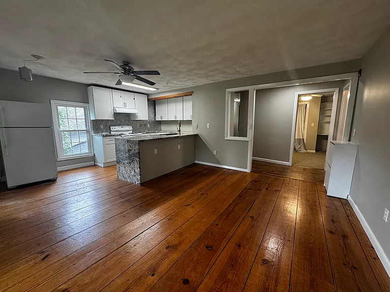 650 Main St #3 — Photo 1