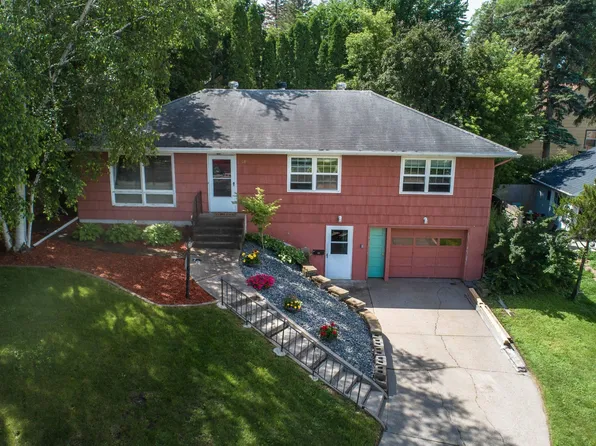 208 E Alcott Ave, Fergus Falls, MN 56537