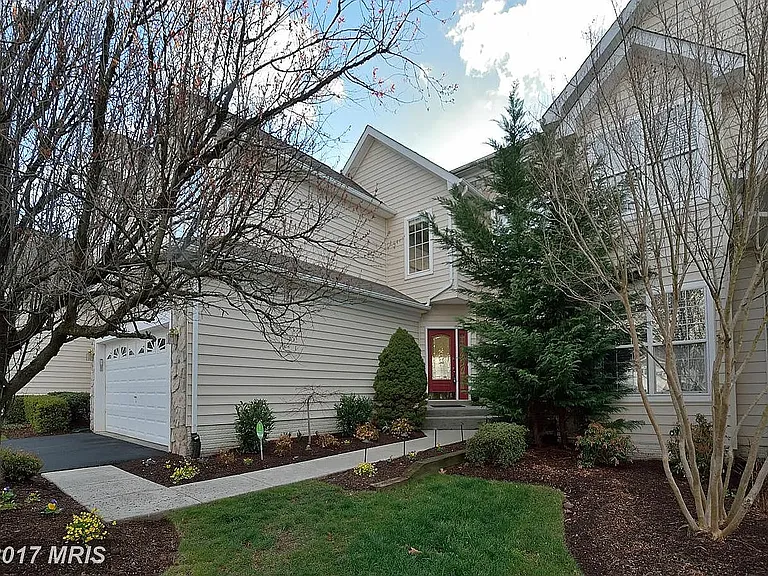 20156 Valhalla Sq — Photo 1