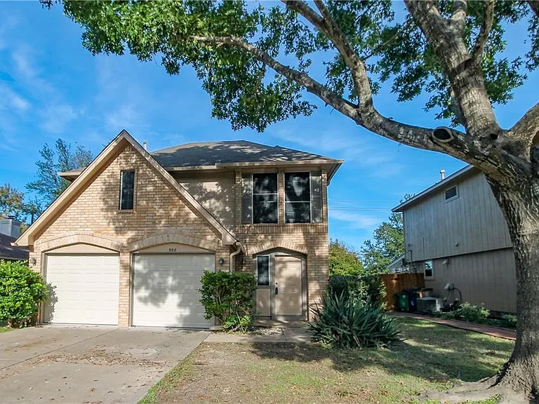 900 Sweetwater River Dr — Photo 2