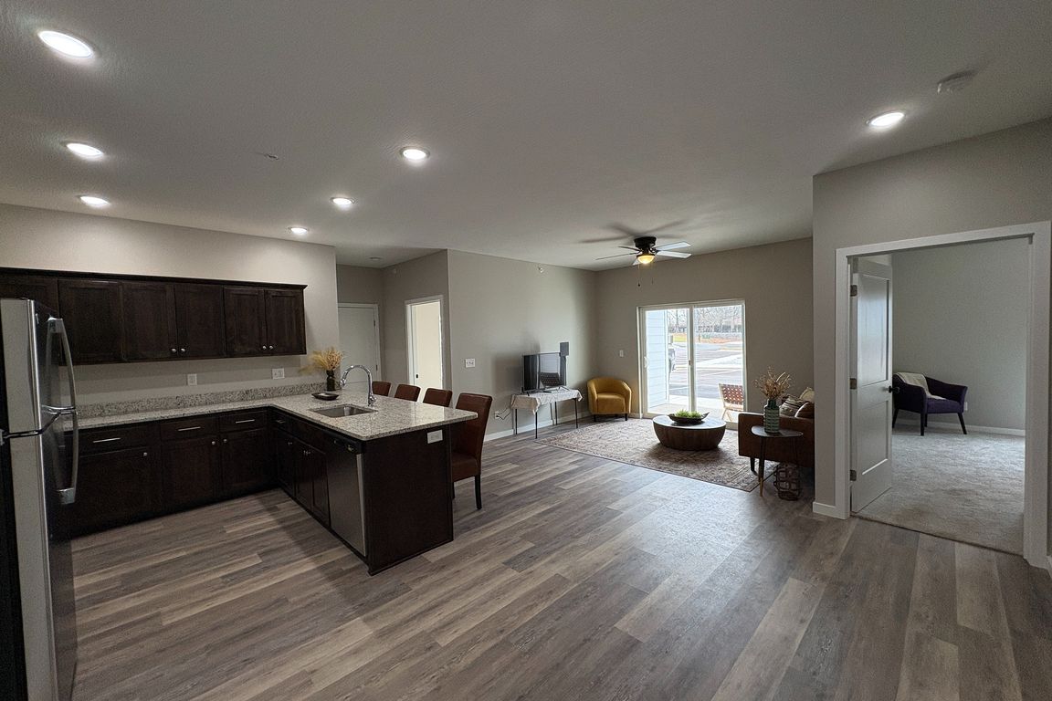 2 bedroom, 2 bathroom