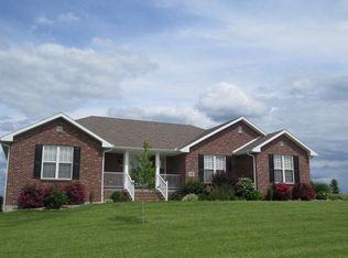 13621 Redfield Dr, Eugene, MO 65032