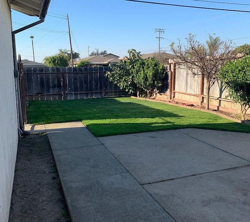 2nd image of 11360 Sanchez St