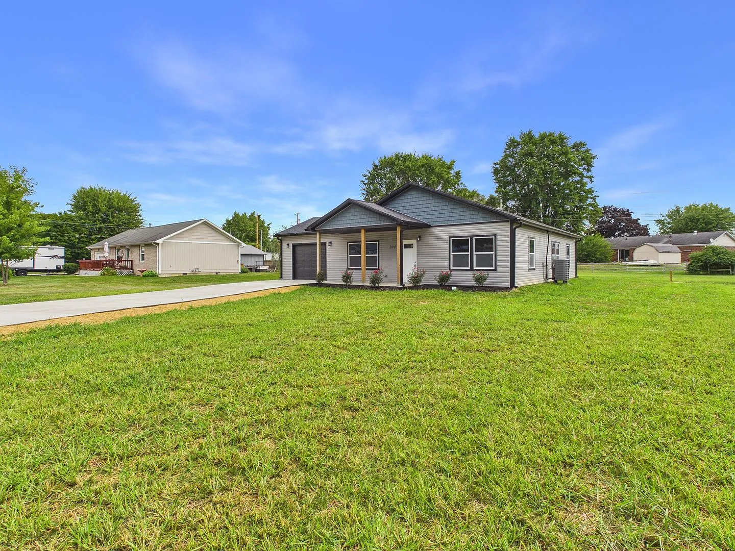 Amazing 3 Br 2 Ba All New Build In Frankton (No Section 8) — Photo 4