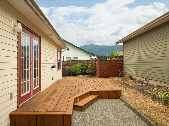 3rd image of 3983 Valewood Dr