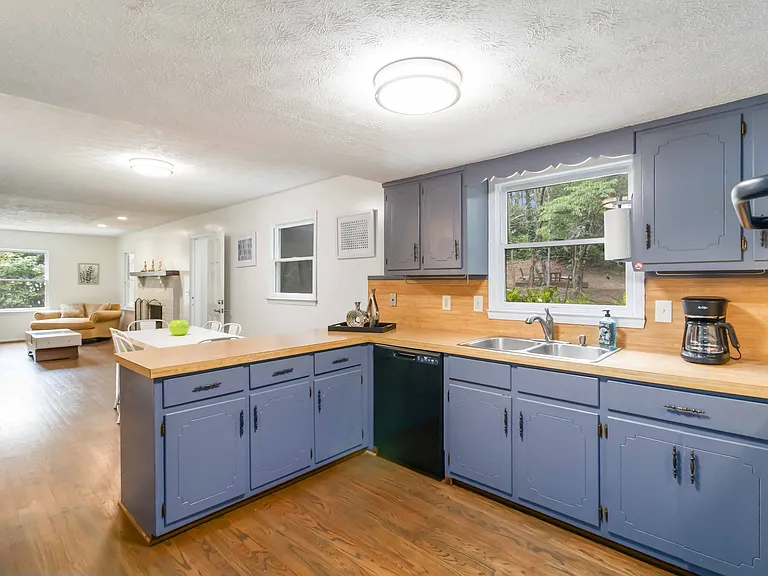 3345 Sharon Cir — Photo 12