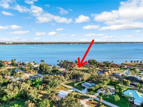 1787 Seafan Cir, North Fort Myers, FL 33903