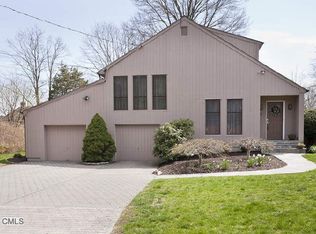 4 Saint Marys Ln, Norwalk, CT 06851